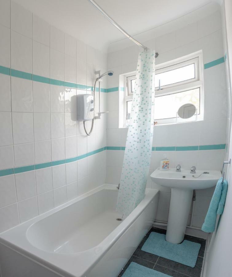 Cwtch Y Coetir Villa Swansea Bagian luar foto