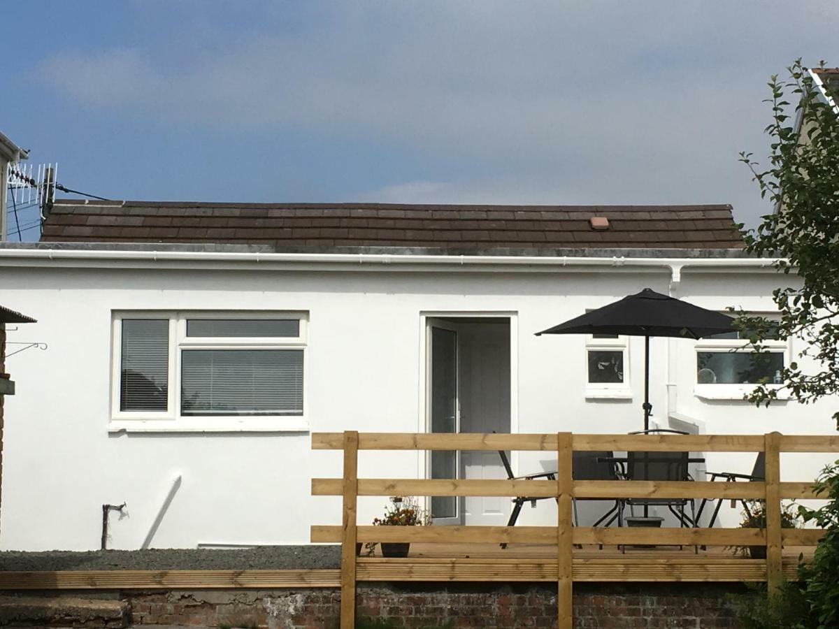 Cwtch Y Coetir Villa Swansea Bagian luar foto